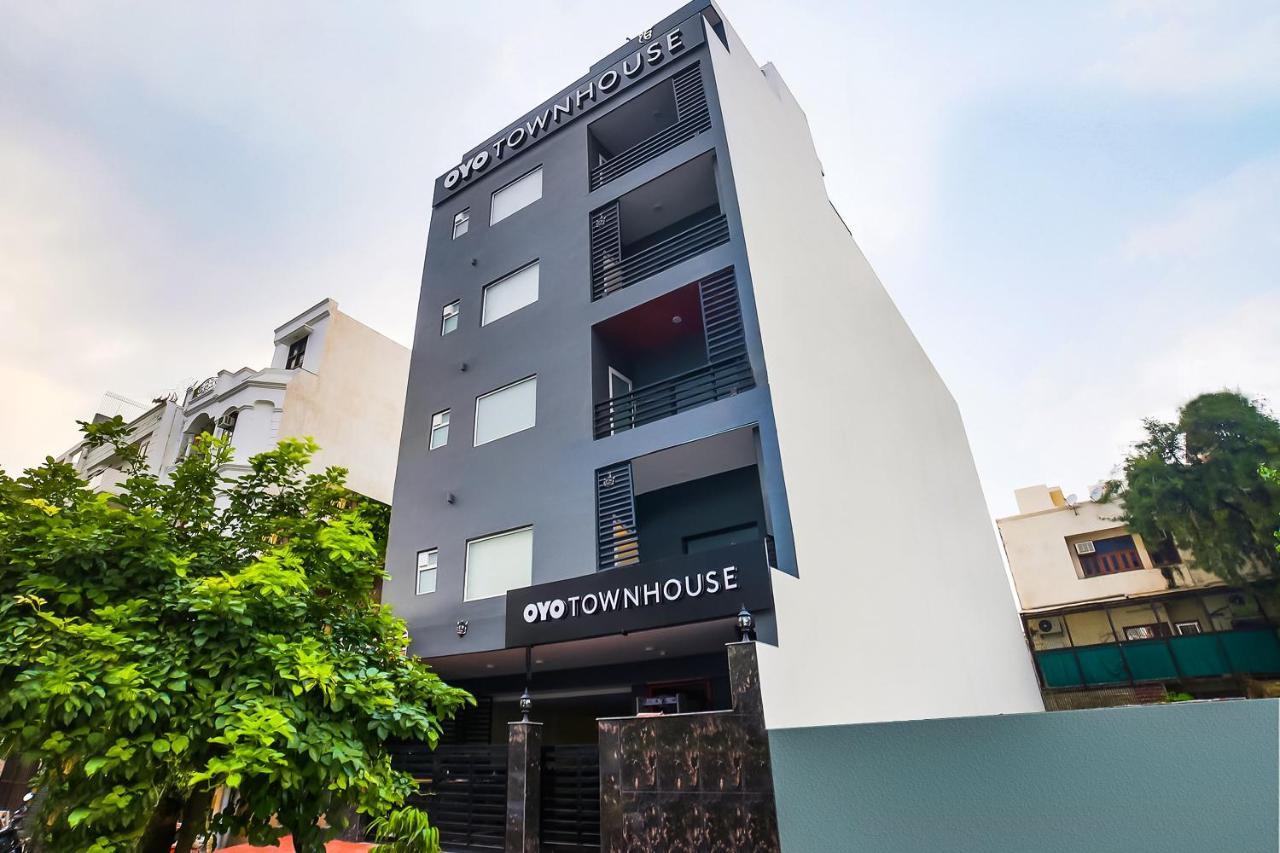 Oyo Townhouse 019 Anand Vihar Hotel New Delhi Exterior photo